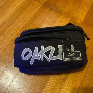 Oakley fanny pack